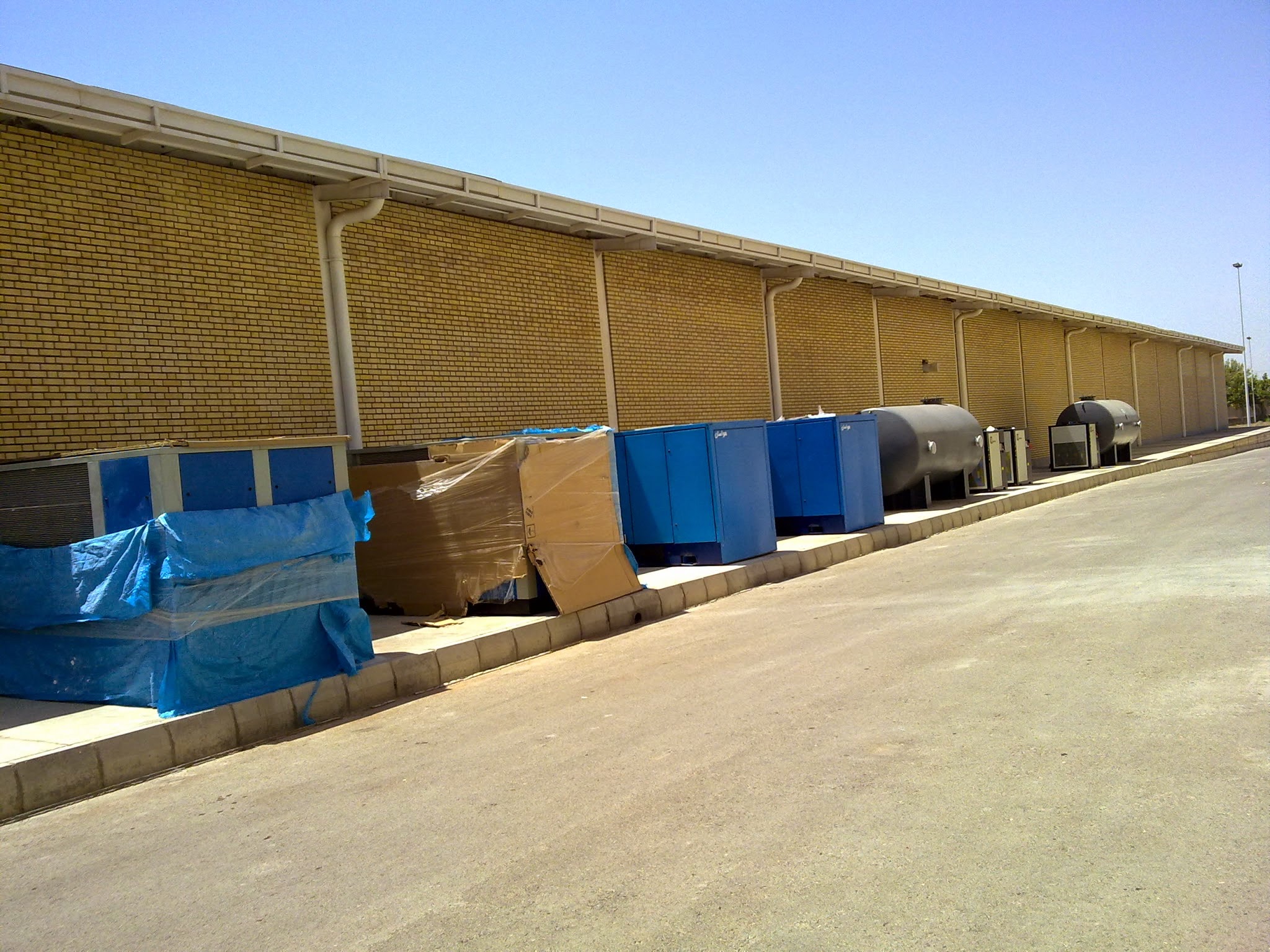 کمپرسور اسکرو صنعتی در کارخانه